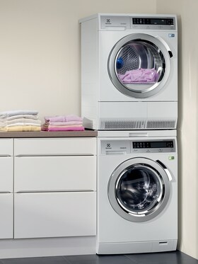 Máquina de lavar roupa UltraCare e secador de roupa DelicateCare