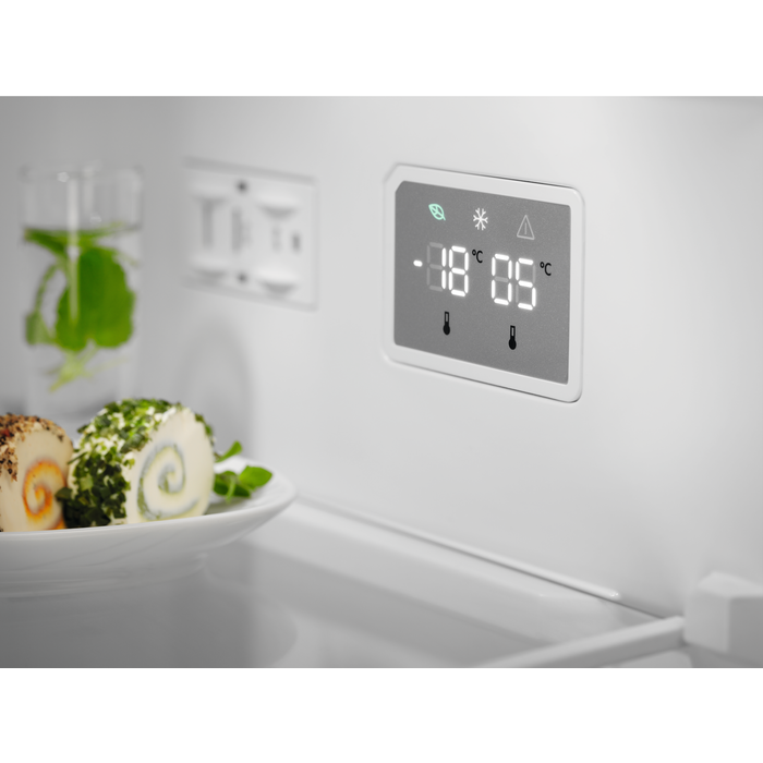 Electrolux - Combinado de livre instalação - LNT5ME32W1