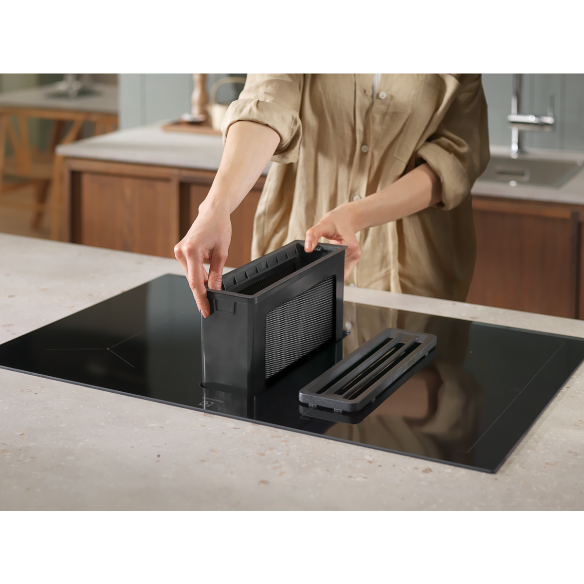 Electrolux - Placa com exaustor integrado - KCC83443