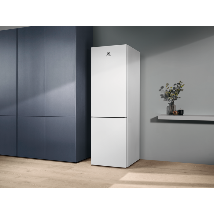 Electrolux - Combinado de livre instalação - LNC7ME32W1