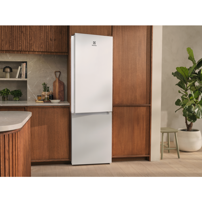 Electrolux - Combinado de livre instalação - LNT6MD32W