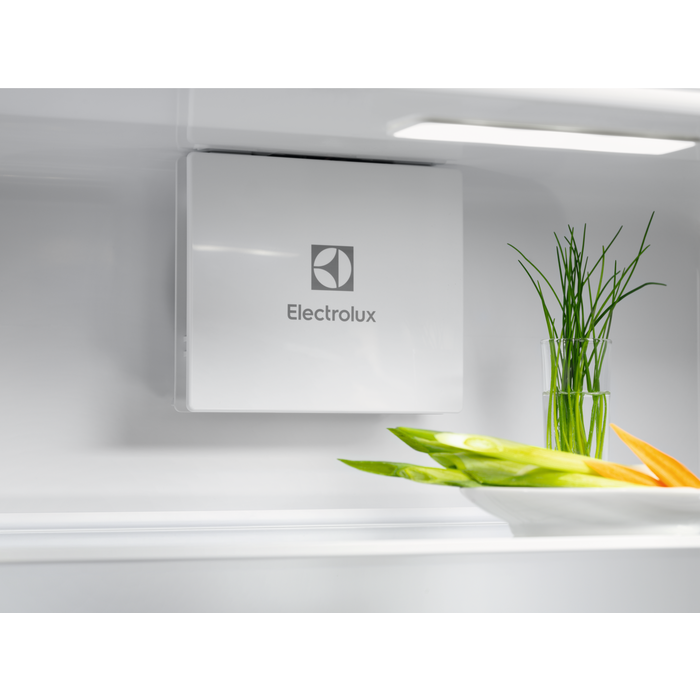 Electrolux - Combinado de integrar - LNG7TE18S