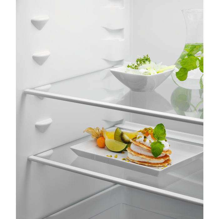 Electrolux - Combinado de integrar - LNT2LF18S