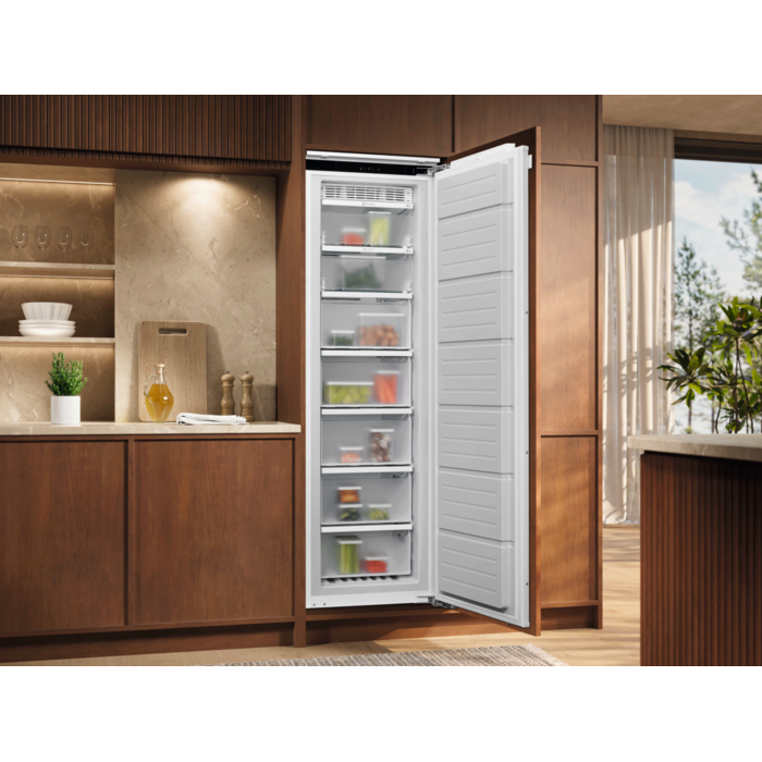 Electrolux - Arca vertical de integrar - EUN7NE18C